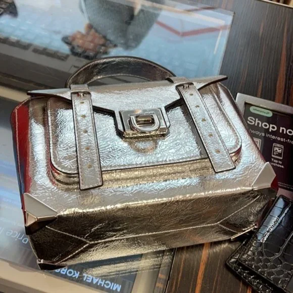 Michael Kors Manhattan Medium School Satchel - Picture 5 of 16